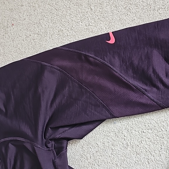 Nike Pro Women's Purple leggings with foot stirrups - Picture 7 of 10